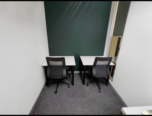 35M² OFFICE TO LET IN EPSOM DOWNS